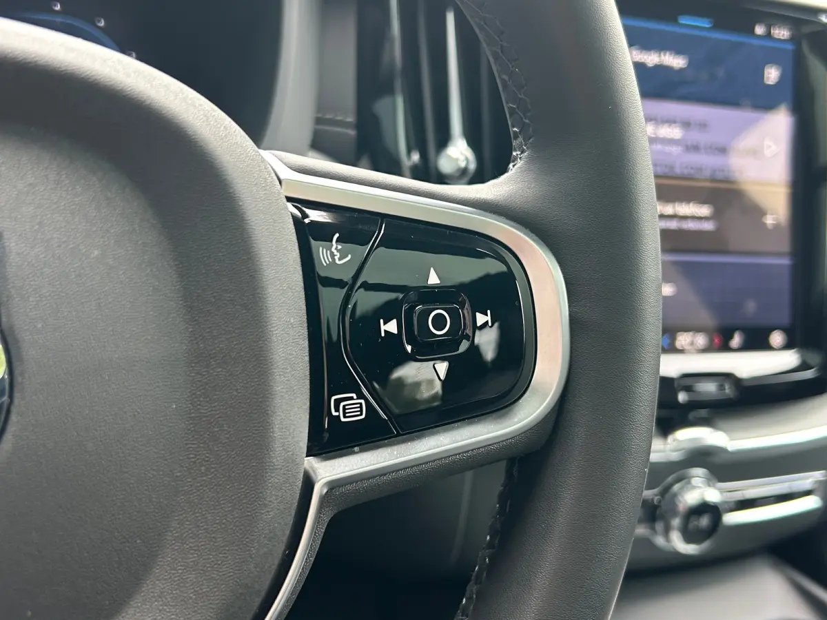 2.0 T8 Plug-in hybrid AWD Ultra Black Edition | Massage | sOh 97% | HU-Display | Trekhaak | 360 Camera |