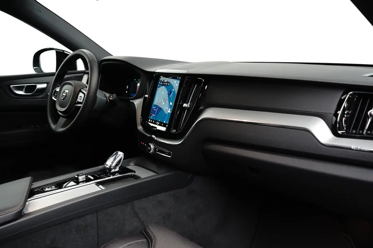 2.0 T8 Plug-in hybrid AWD Ultra Black Edition | Massage | HU-Display | Trekhaak | 360 Camera |