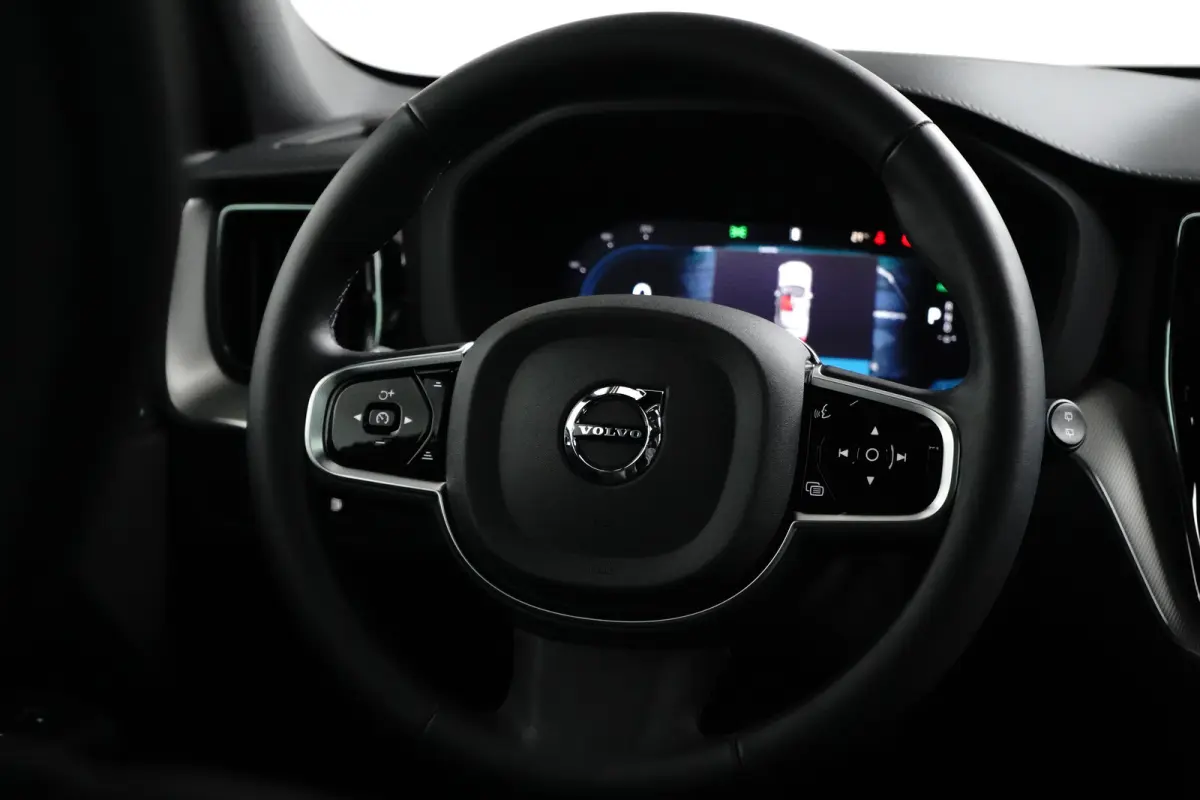 2.0 T8 Plug-in hybrid AWD Ultra Black Edition | Massage | HU-Display | Trekhaak | 360 Camera |