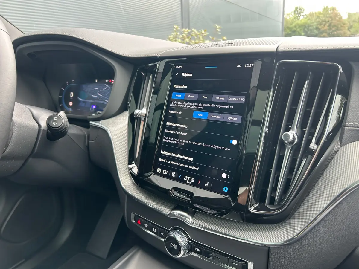 2.0 T8 Plug-in hybrid AWD Ultra Black Edition | Massage | sOh 97% | HU-Display | Trekhaak | 360 Camera |