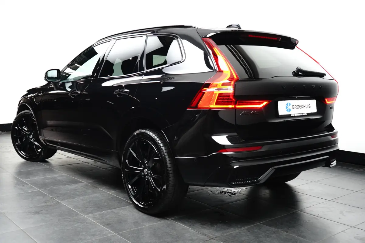 2.0 T8 Plug-in hybrid AWD Ultra Black Edition | Massage | HU-Display | Trekhaak | 360 Camera |
