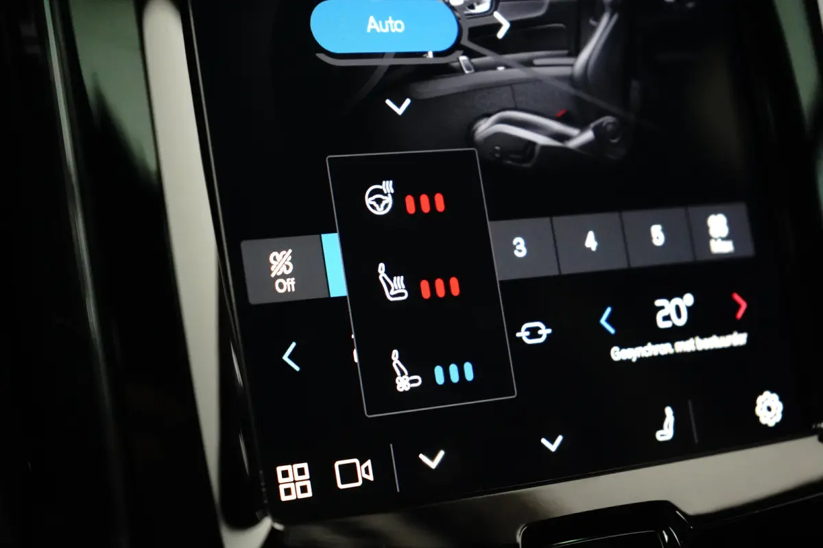 2.0 T8 Plug-in hybrid AWD Ultra Black Edition | Massage | HU-Display | Trekhaak | 360 Camera |