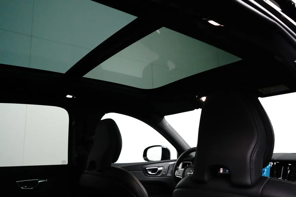 2.0 T8 Plug-in hybrid AWD Ultra Black Edition | Massage | HU-Display | Trekhaak | 360 Camera |