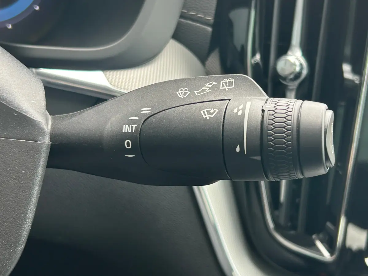 2.0 T8 Plug-in hybrid AWD Ultra Black Edition | Massage | sOh 97% | HU-Display | Trekhaak | 360 Camera |