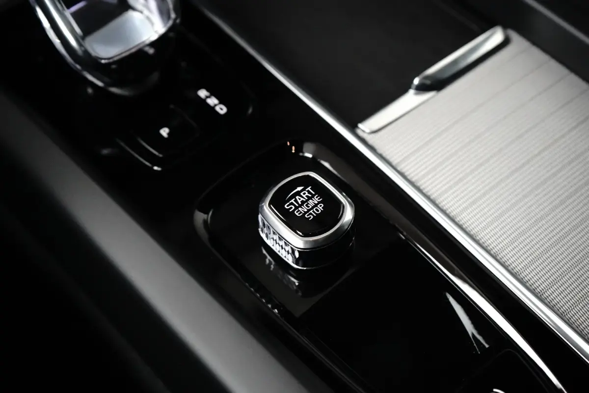 2.0 T8 Plug-in hybrid AWD Ultra Black Edition | Massage | HU-Display | Trekhaak | 360 Camera |