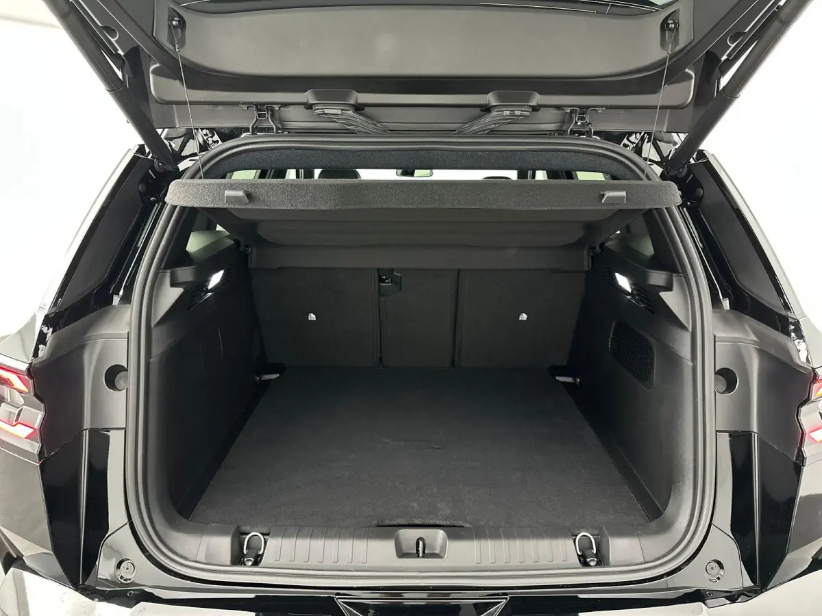 1.2 e-Hybrid First Edition | Navigatie | 360 graden camera | PANO | Apple Carplay&Android Auto | Tot 8 jaar garantie!