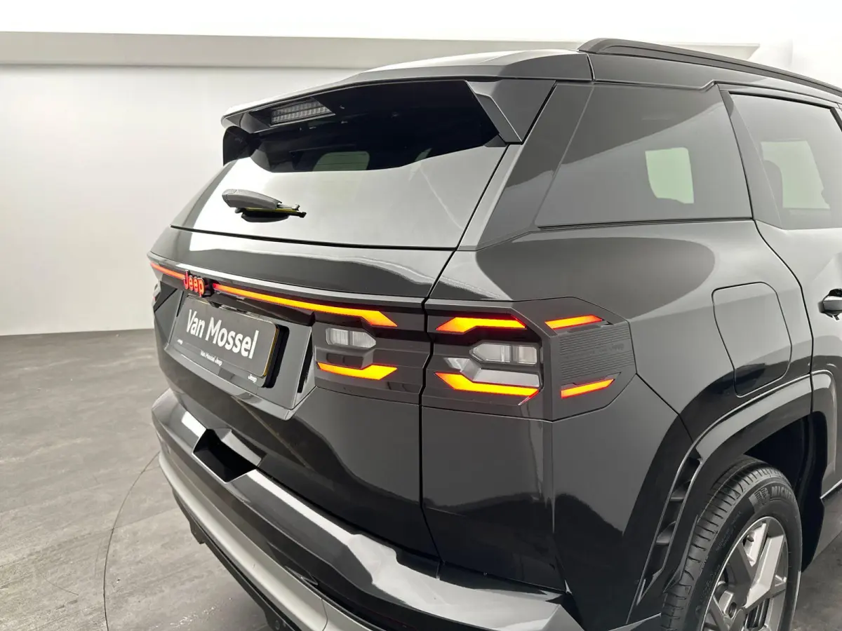 1.2 e-Hybrid First Edition | Navigatie | 360 graden camera | PANO | Apple Carplay&Android Auto | Tot 8 jaar garantie!