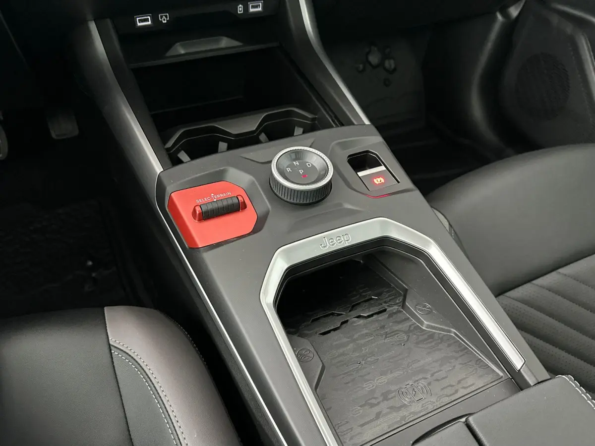 1.2 e-Hybrid First Edition | Navigatie | 360 graden camera | PANO | Apple Carplay&Android Auto | Tot 8 jaar garantie!