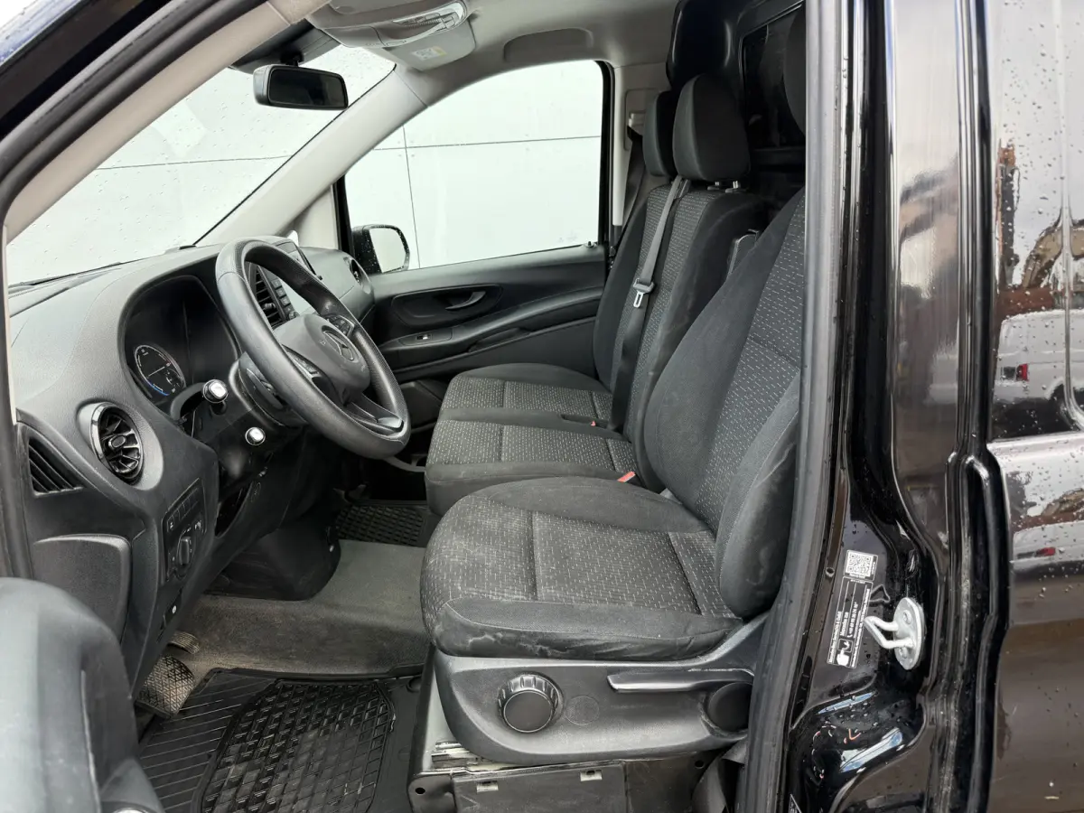 eVito 66kWh 120PK L2 280km WLTP 80kw Snelladen Elektrisch Climate Control Cruise Control Camera Stoelverwarming Parkeersensoren