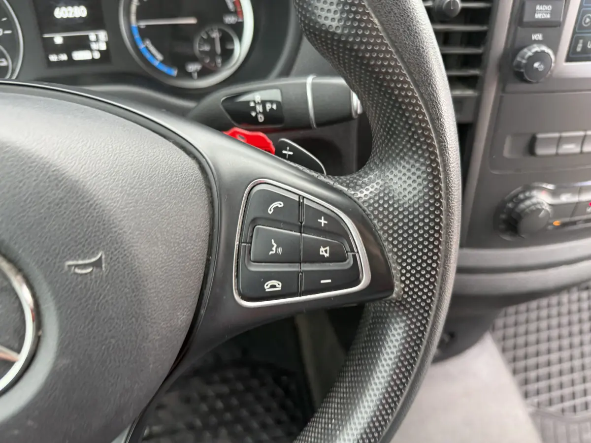 eVito 66kWh 120PK L2 280km WLTP 80kw Snelladen Elektrisch Climate Control Cruise Control Camera Stoelverwarming Parkeersensoren