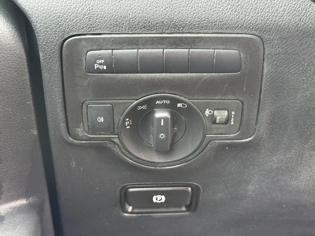 eVito 66kWh 120PK L2 280km WLTP 80kw Snelladen Elektrisch Climate Control Cruise Control Camera Stoelverwarming Parkeersensoren