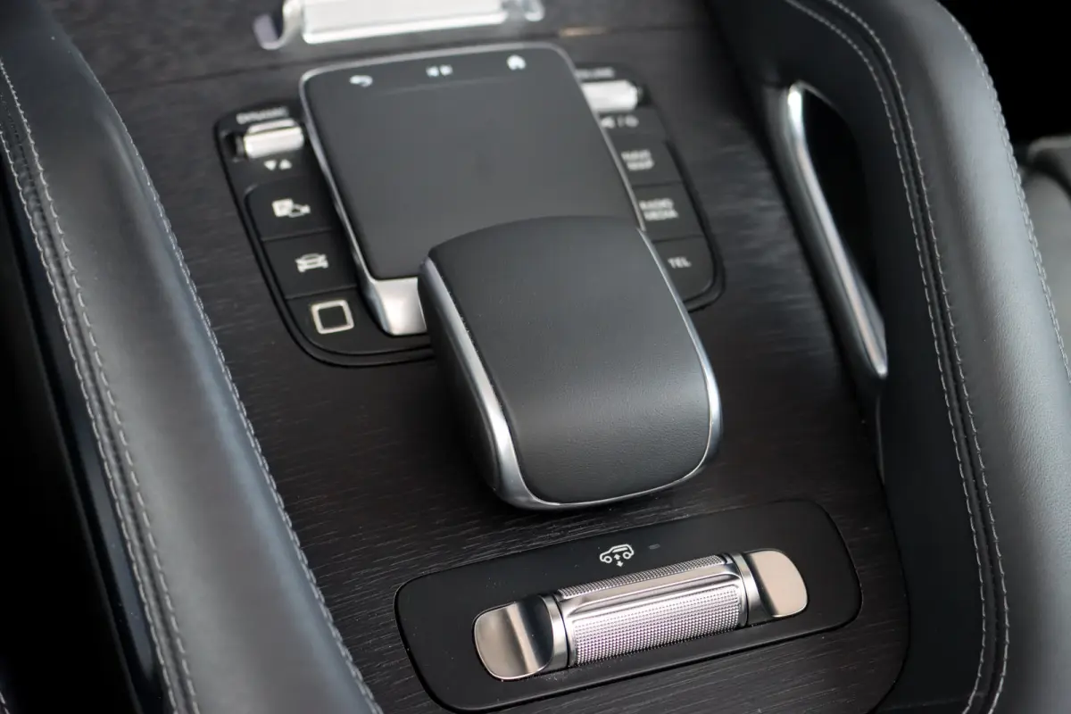 AMG 63 S 4MATIC+ | 612pk | Airmatic | AMG Drivers Package | Burmester | Trekhaak | Stoelventilatie | HUD | Luchtkwaliteitspakket | Zonnerollo's | Standkachel |