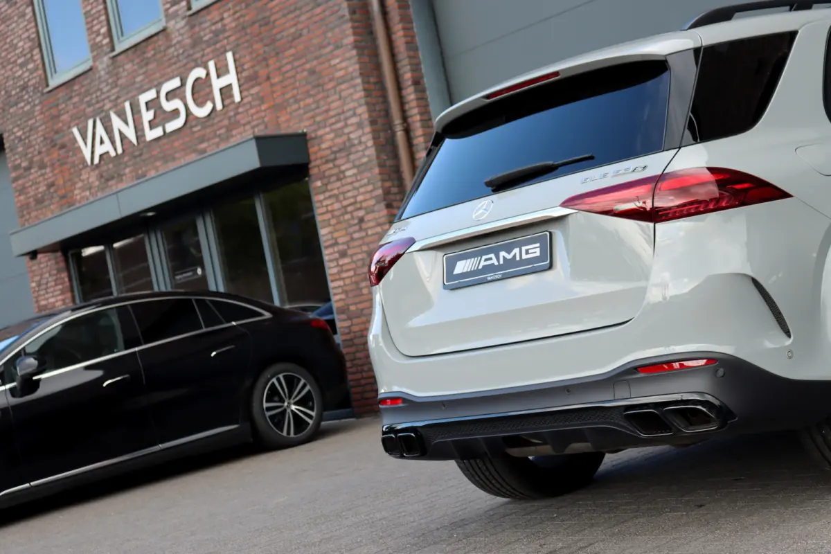 AMG 63 S 4MATIC+ | 612pk | Airmatic | AMG Drivers Package | Burmester | Trekhaak | Stoelventilatie | HUD | Luchtkwaliteitspakket | Zonnerollo's | Standkachel |