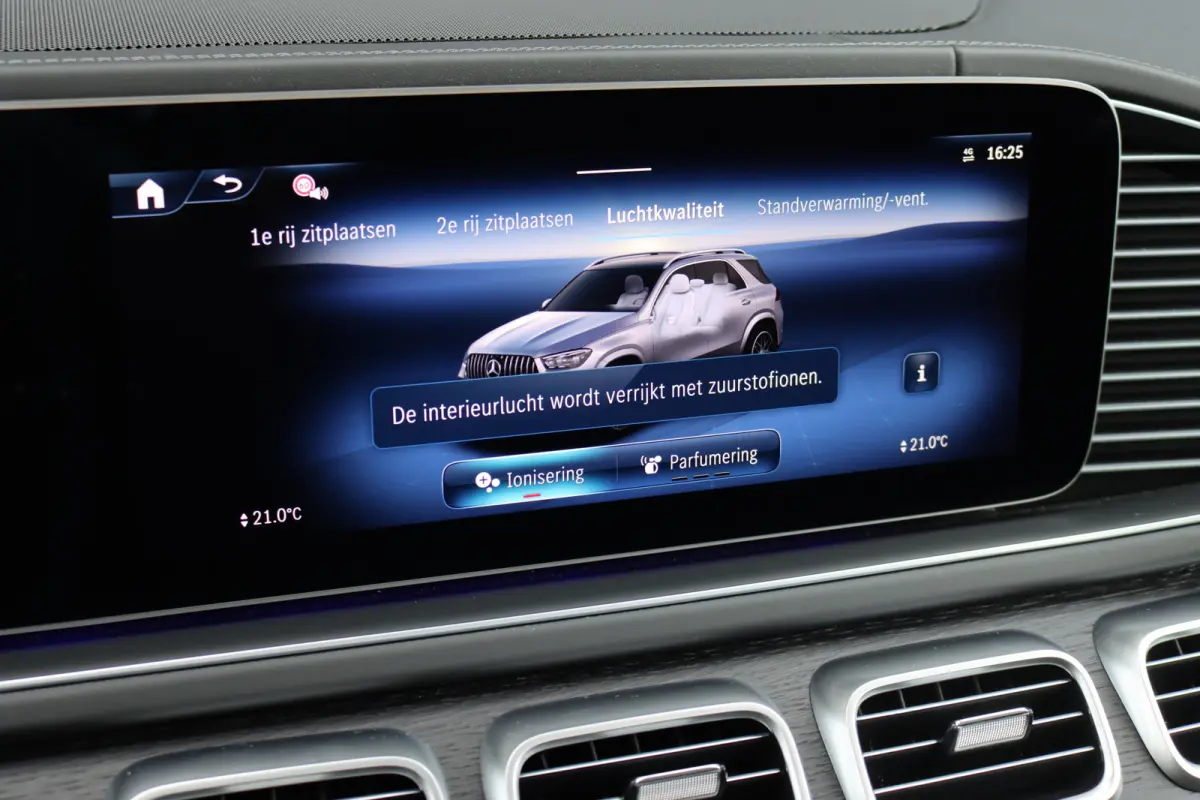 AMG 63 S 4MATIC+ | 612pk | Airmatic | AMG Drivers Package | Burmester | Trekhaak | Stoelventilatie | HUD | Luchtkwaliteitspakket | Zonnerollo's | Standkachel |