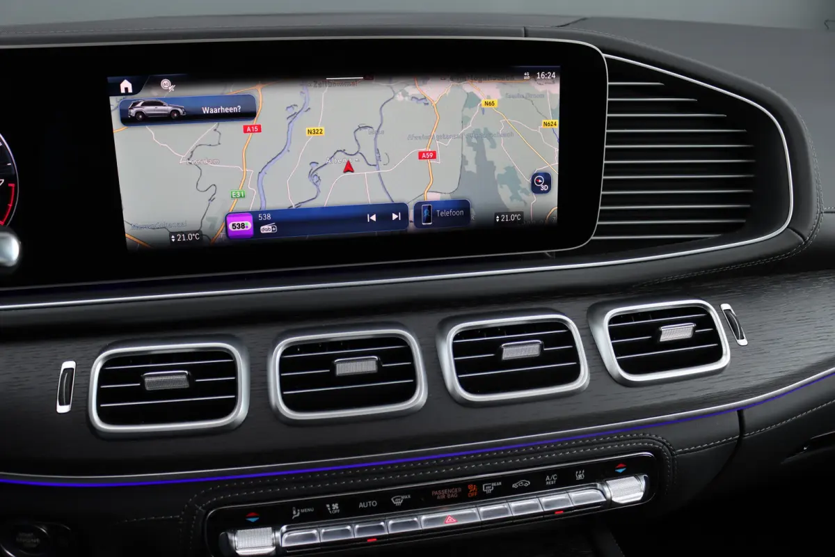 AMG 63 S 4MATIC+ | 612pk | Airmatic | AMG Drivers Package | Burmester | Trekhaak | Stoelventilatie | HUD | Luchtkwaliteitspakket | Zonnerollo's | Standkachel |