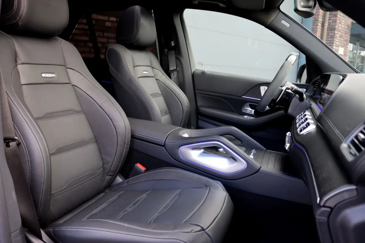 AMG 63 S 4MATIC+ | 612pk | Airmatic | AMG Drivers Package | Burmester | Trekhaak | Stoelventilatie | HUD | Luchtkwaliteitspakket | Zonnerollo's | Standkachel |