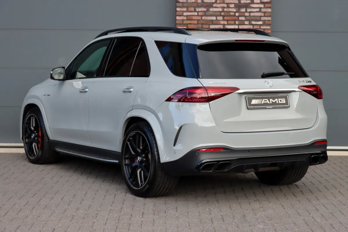 AMG 63 S 4MATIC+ | 612pk | Airmatic | AMG Drivers Package | Burmester | Trekhaak | Stoelventilatie | HUD | Luchtkwaliteitspakket | Zonnerollo's | Standkachel |