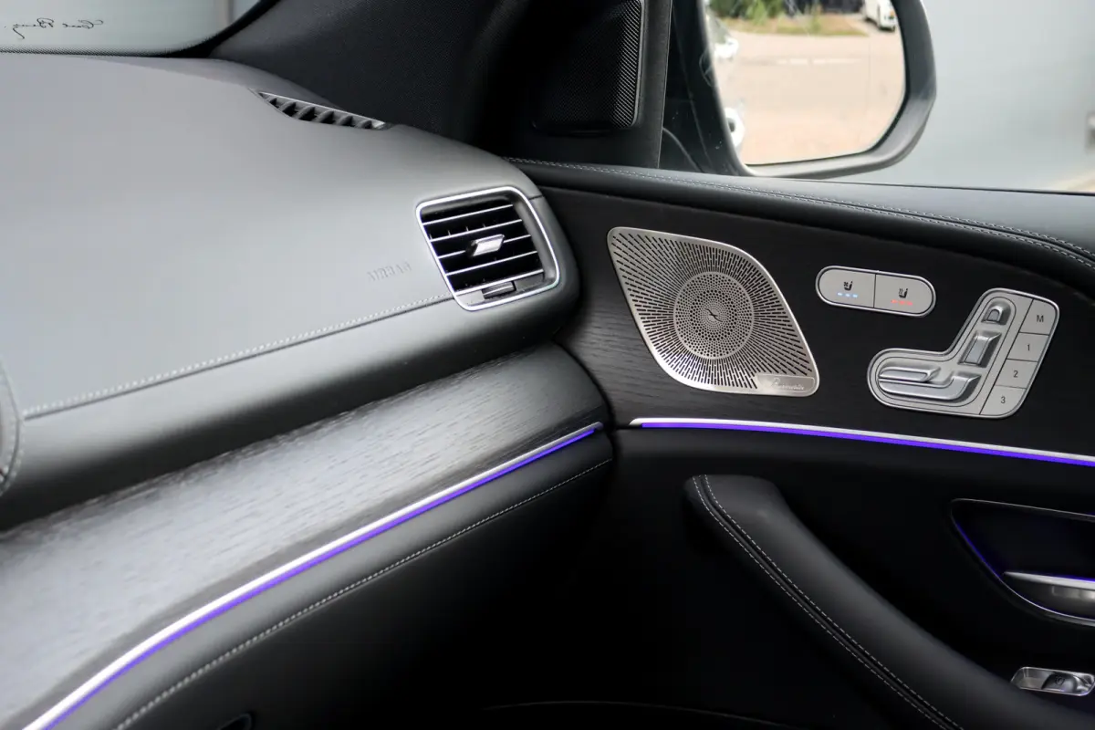 AMG 63 S 4MATIC+ | 612pk | Airmatic | AMG Drivers Package | Burmester | Trekhaak | Stoelventilatie | HUD | Luchtkwaliteitspakket | Zonnerollo's | Standkachel |