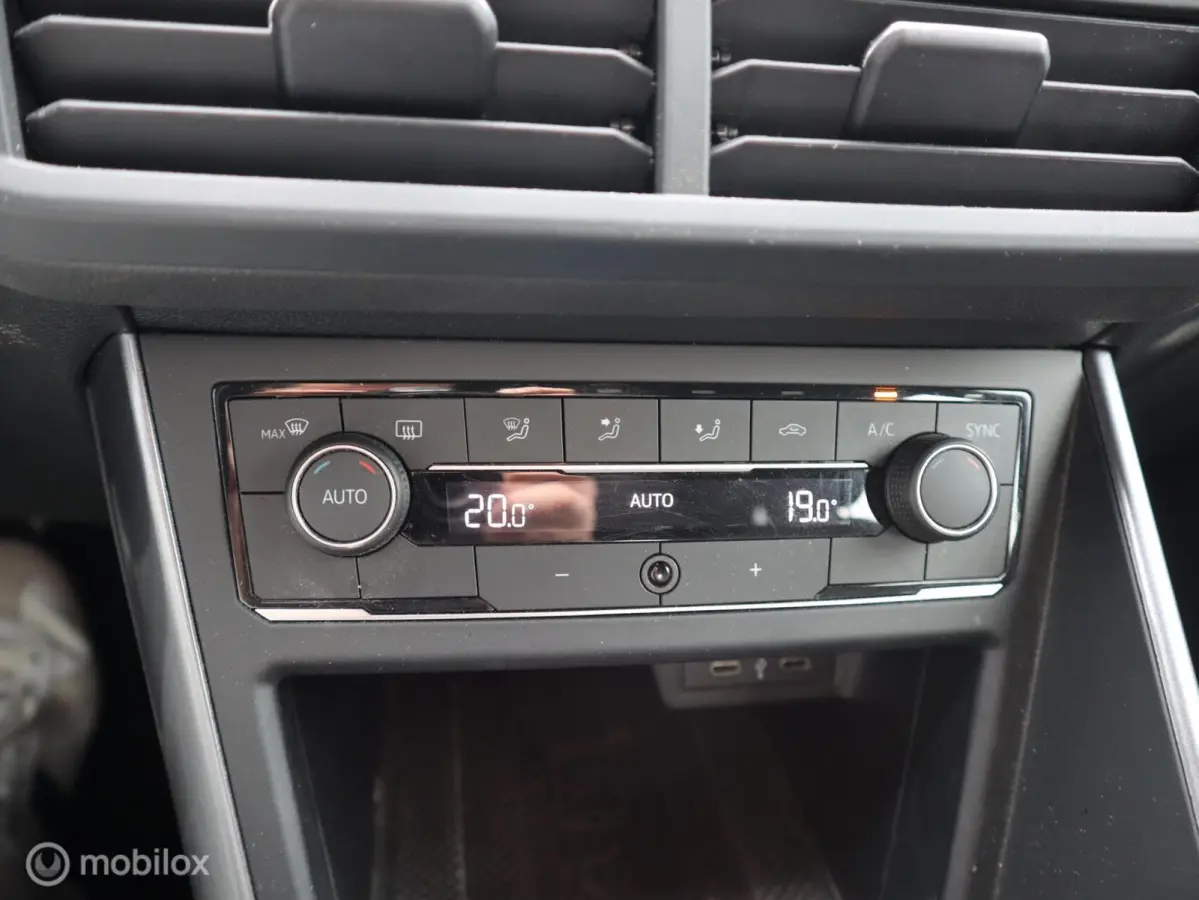 1.0 TSI R Line Digital cockpit Parkeersensoren
