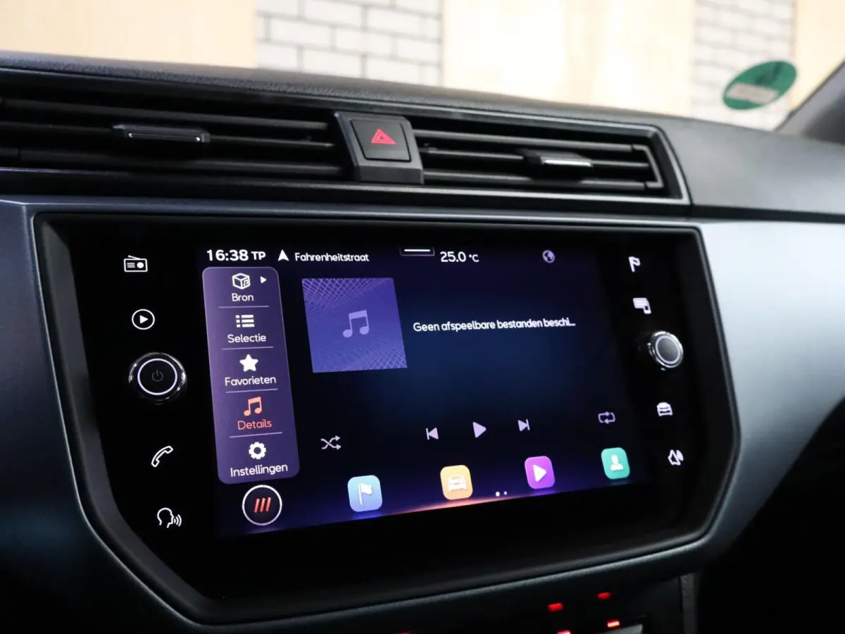 1.0 TSI 95pk Style Limited Edition | Apple Carplay/Android Auto | Achteruitrijcamera | LED Koplampen | PDC Voor & Achter