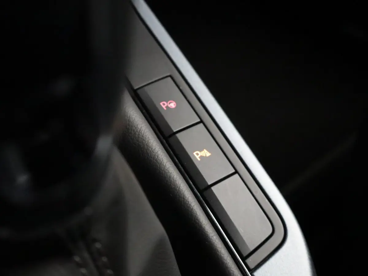 1.0 TSI 95pk Style Limited Edition | Apple Carplay/Android Auto | Achteruitrijcamera | LED Koplampen | PDC Voor & Achter