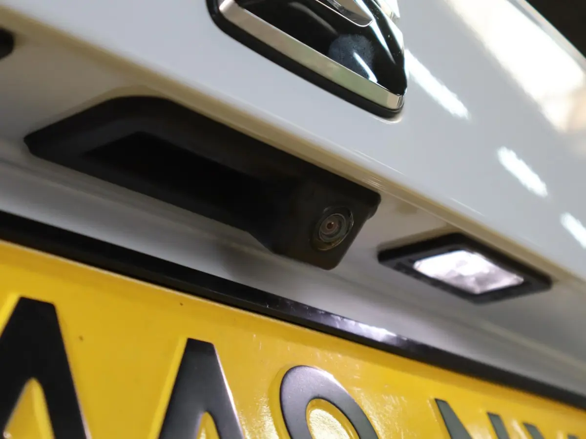 1.0 TSI 95pk Style Limited Edition | Apple Carplay/Android Auto | Achteruitrijcamera | LED Koplampen | PDC Voor & Achter