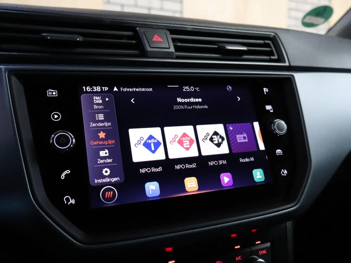 1.0 TSI 95pk Style Limited Edition | Apple Carplay/Android Auto | Achteruitrijcamera | LED Koplampen | PDC Voor & Achter