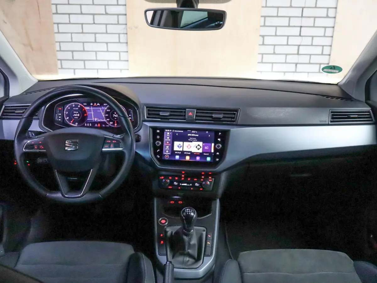 1.0 TSI 95pk Style Limited Edition | Apple Carplay/Android Auto | Achteruitrijcamera | LED Koplampen | PDC Voor & Achter