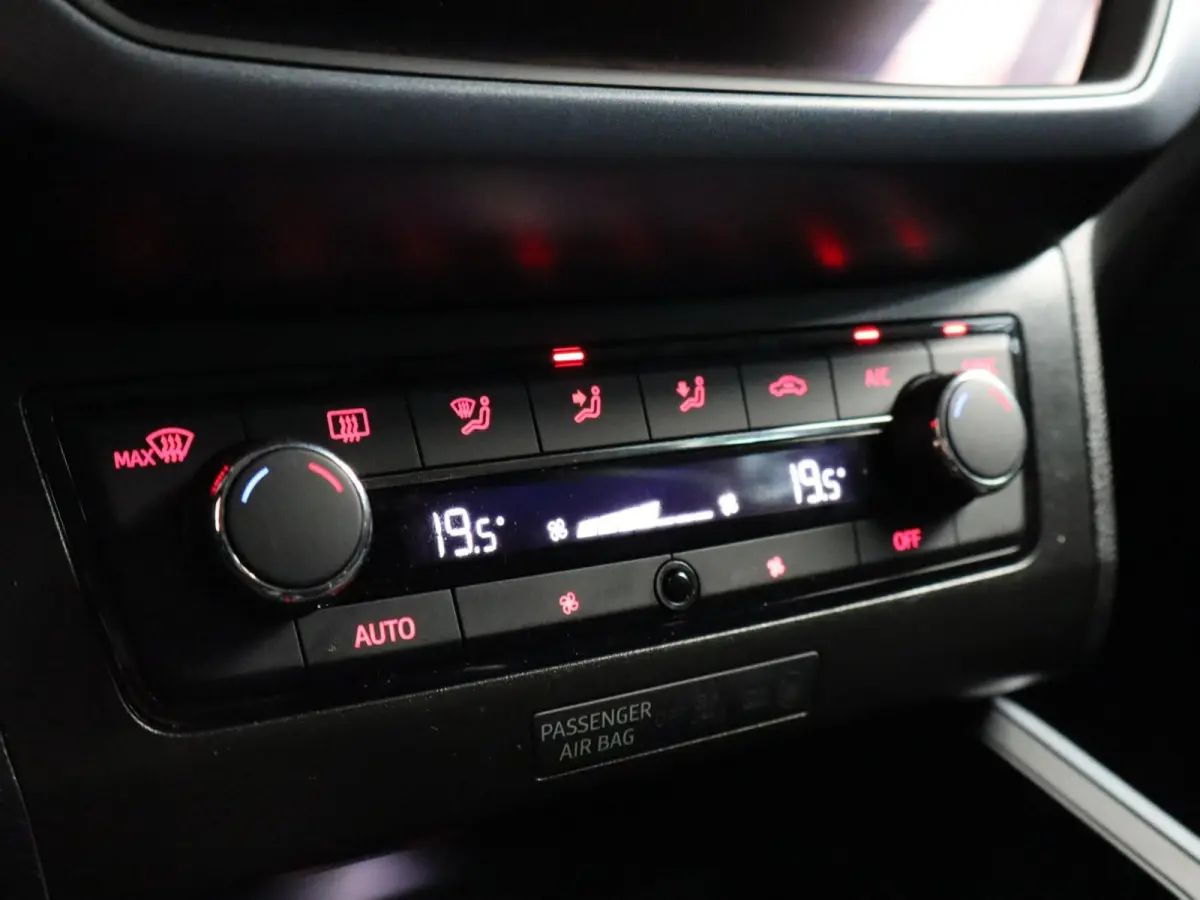 1.0 TSI 95pk Style Limited Edition | Apple Carplay/Android Auto | Achteruitrijcamera | LED Koplampen | PDC Voor & Achter