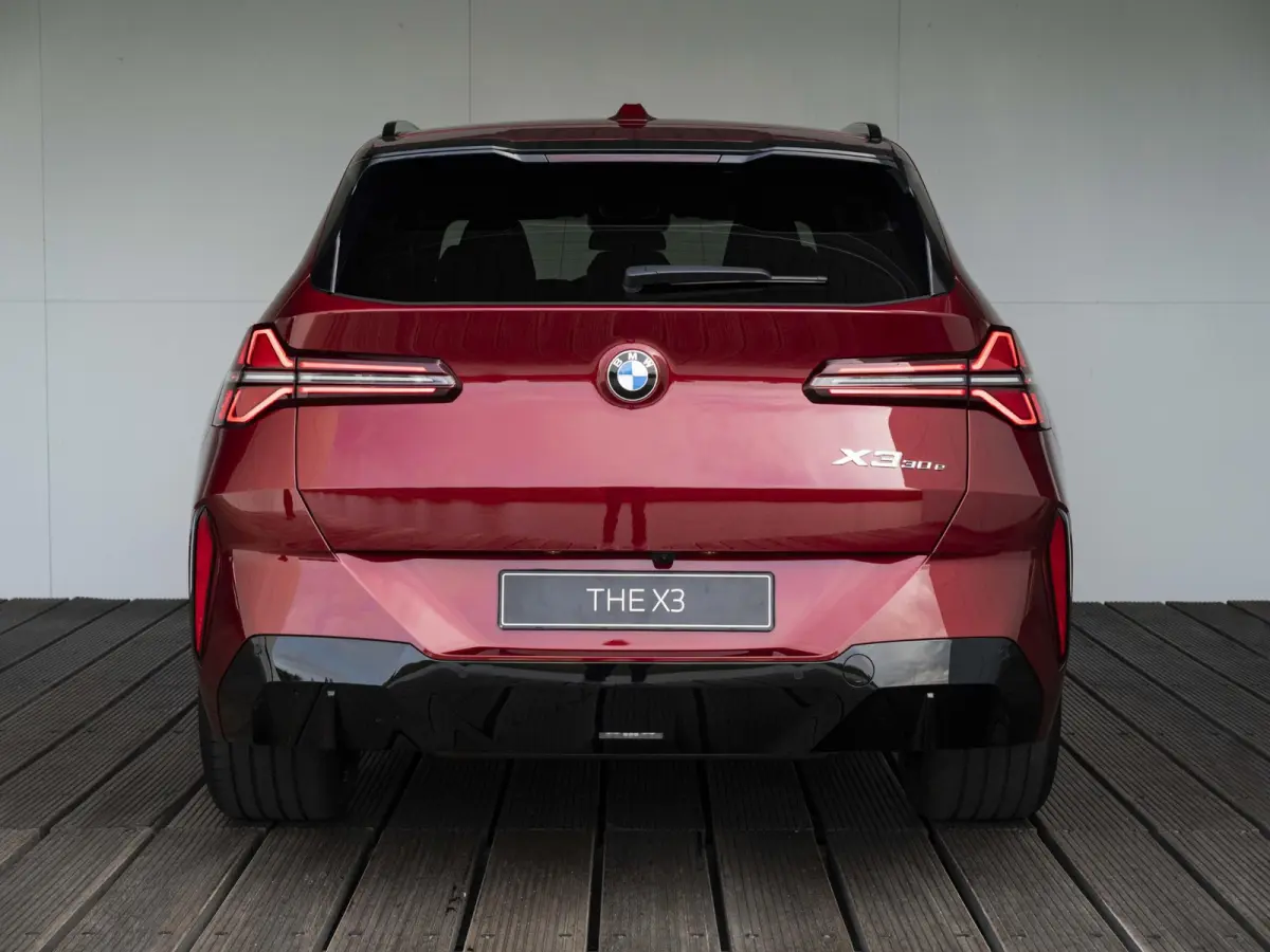 30e xDrive M Sportpakket Pro | Professional Pack | Premium Pack