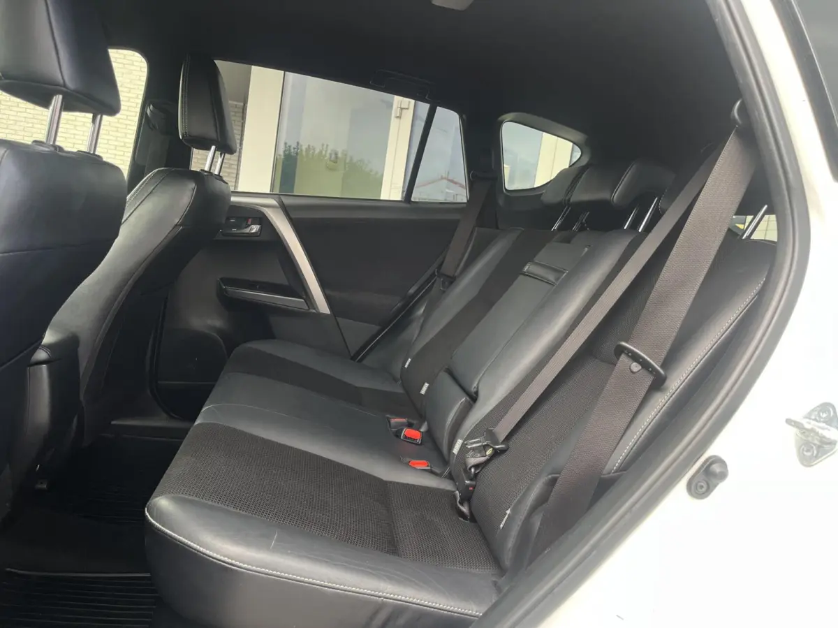 2.5 Hybrid LEDER+360CAM+ACC+LED+KEYLESS+CARPLAY