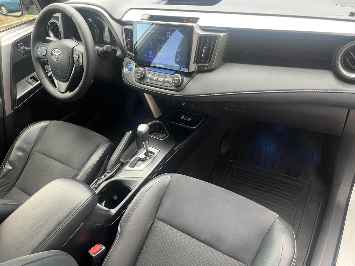 2.5 Hybrid LEDER+360CAM+ACC+LED+KEYLESS+CARPLAY