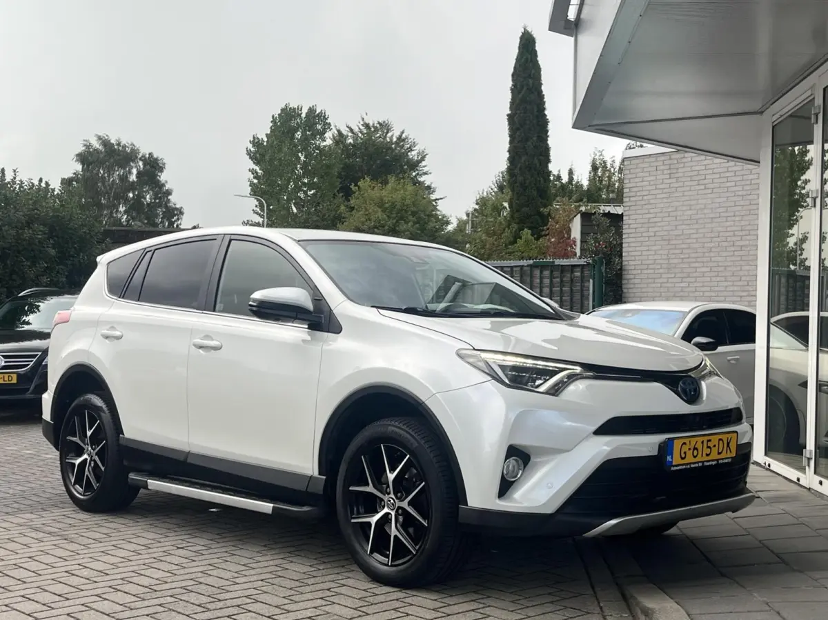 2.5 Hybrid LEDER+360CAM+ACC+LED+KEYLESS+CARPLAY