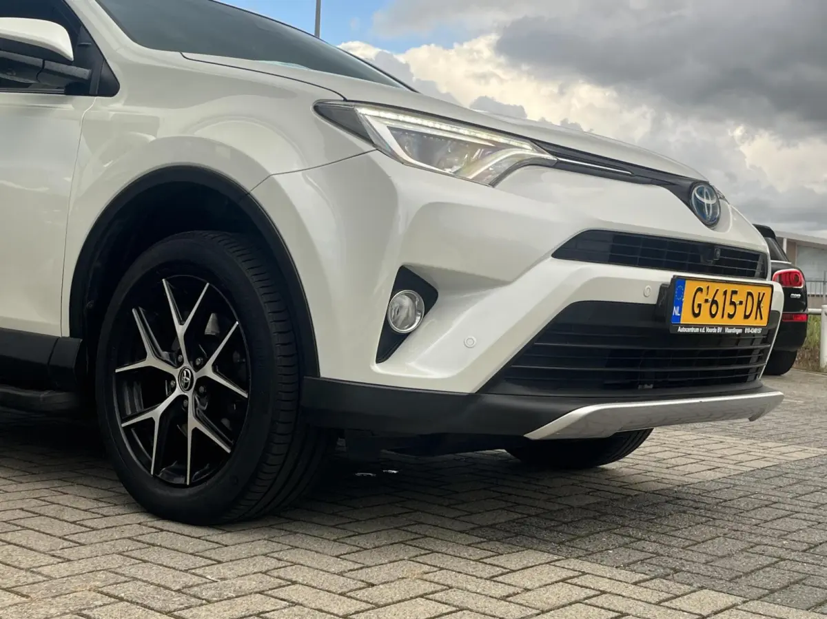 2.5 Hybrid LEDER+360CAM+ACC+LED+KEYLESS+CARPLAY