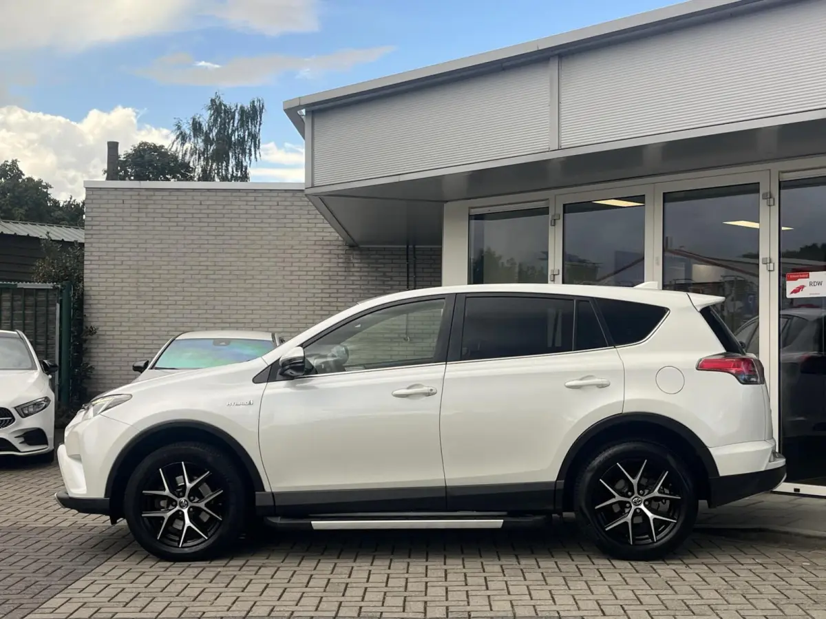 2.5 Hybrid LEDER+360CAM+ACC+LED+KEYLESS+CARPLAY