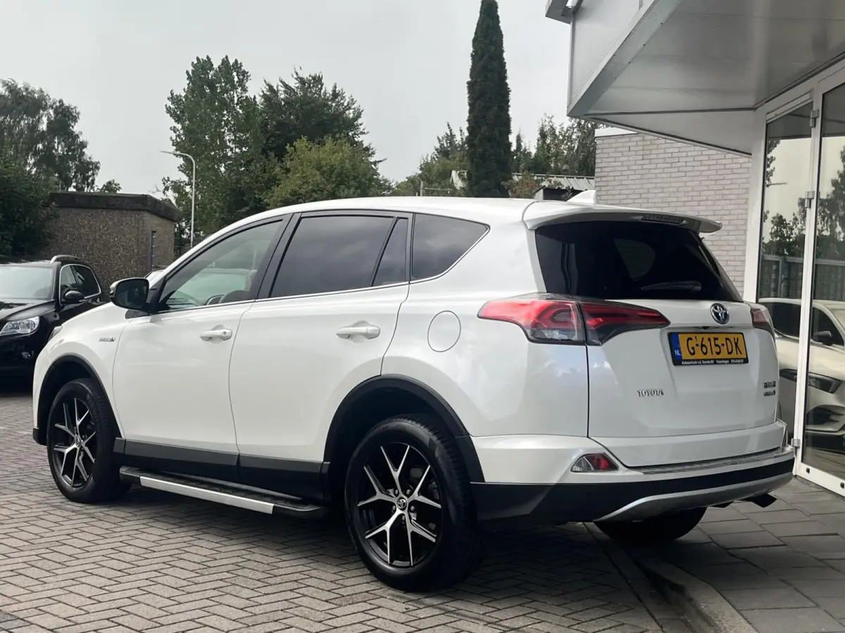 2.5 Hybrid LEDER+360CAM+ACC+LED+KEYLESS+CARPLAY