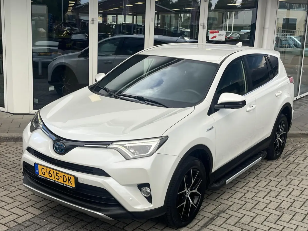 2.5 Hybrid LEDER+360CAM+ACC+LED+KEYLESS+CARPLAY