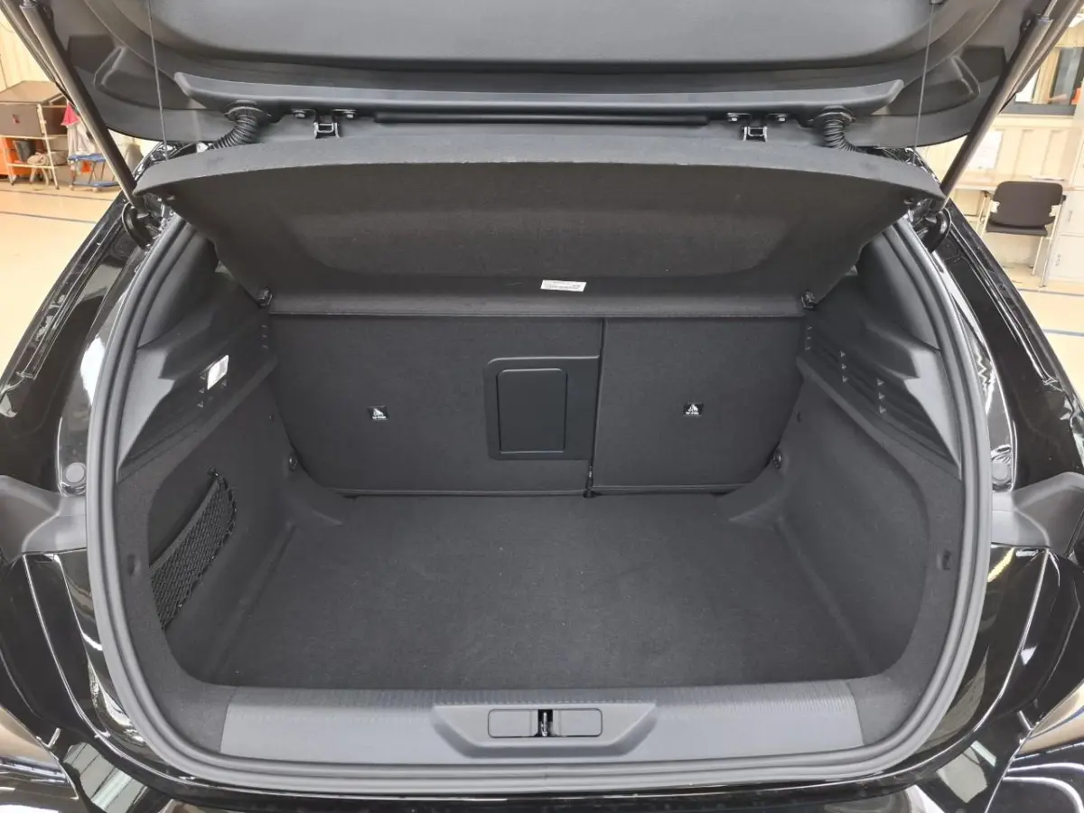 GT Hybrid 145 | Driver Sport Pack | Elektrische parkeerrem | Extra getinte achterste zijruiten en achterruit