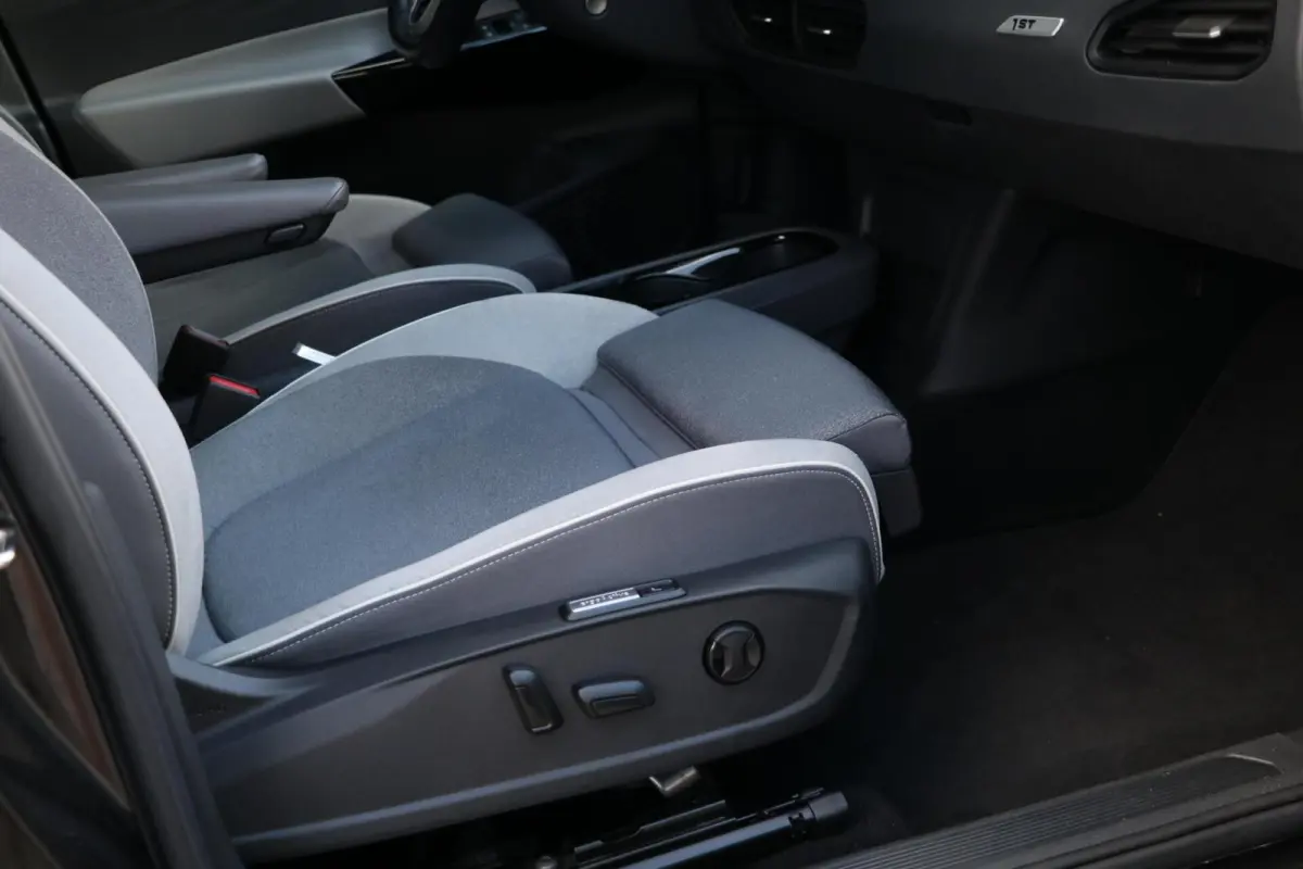 First Max 58 kWh Panodak HeadupDisplay 20'Inch Matrix Beam Light Sportstoelen PrivacyGlass Lane-Front Assist Camera AdaptiveCruise 89000KM BJ2020