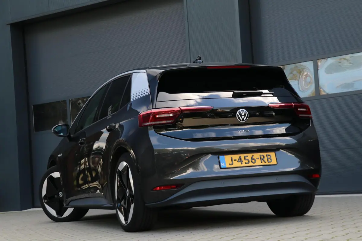 First Max 58 kWh Panodak HeadupDisplay 20'Inch Matrix Beam Light Sportstoelen PrivacyGlass Lane-Front Assist Camera AdaptiveCruise 89000KM BJ2020