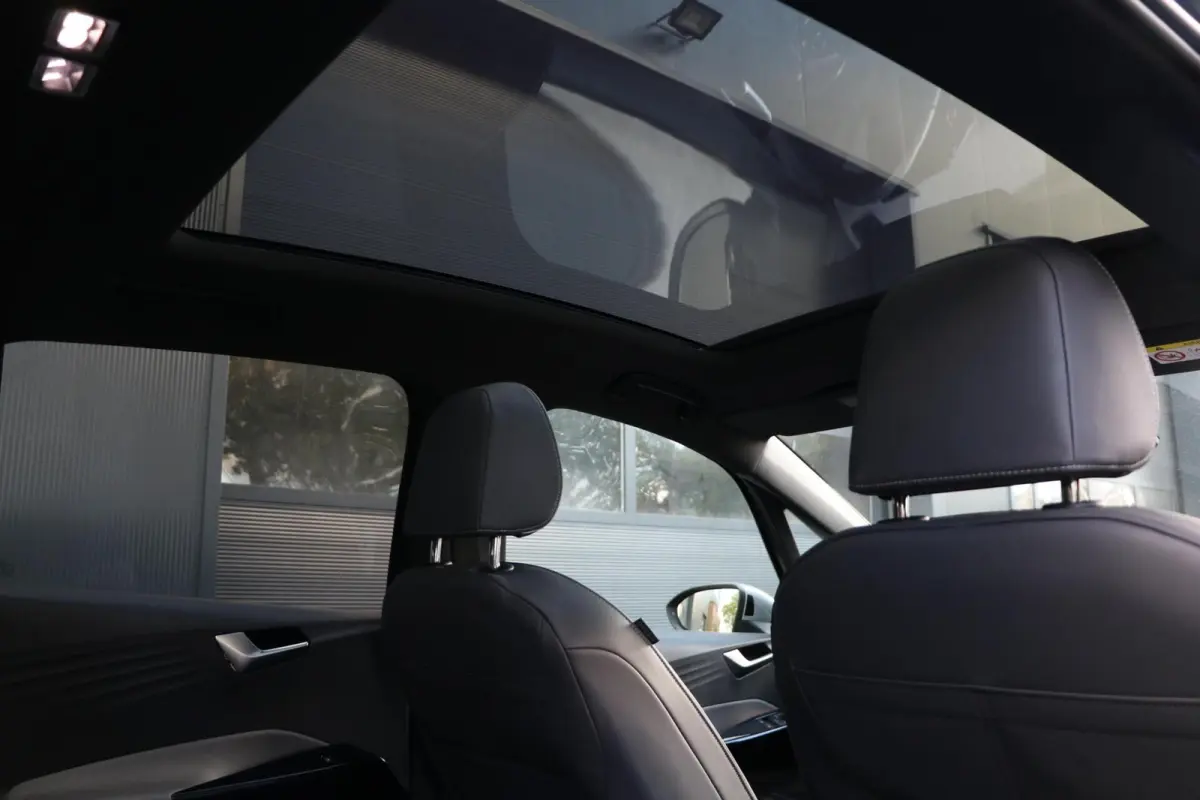 First Max 58 kWh Panodak HeadupDisplay 20'Inch Matrix Beam Light Sportstoelen PrivacyGlass Lane-Front Assist Camera AdaptiveCruise 89000KM BJ2020