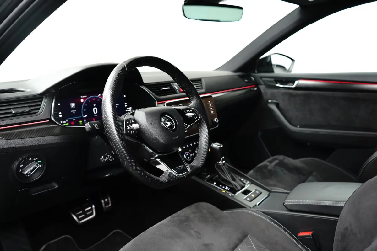 1.4 TSI iV Sportline Business l Elekt. Stoel incl Memory l Pano Dak l Camera l Elektr. Klep l Stoel Stuurverwarming l Matrix LED l