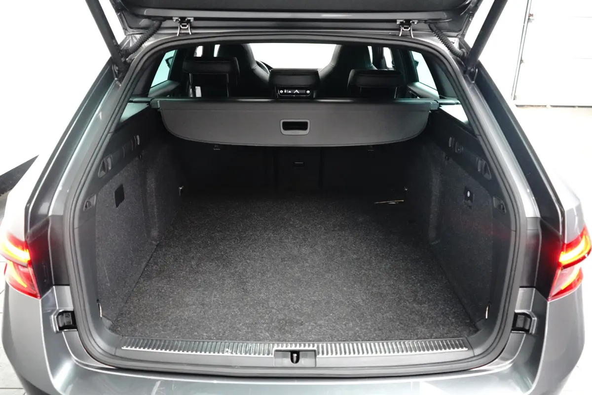 1.4 TSI iV Sportline Business l Elekt. Stoel incl Memory l Pano Dak l Camera l Elektr. Klep l Stoel Stuurverwarming l Matrix LED l