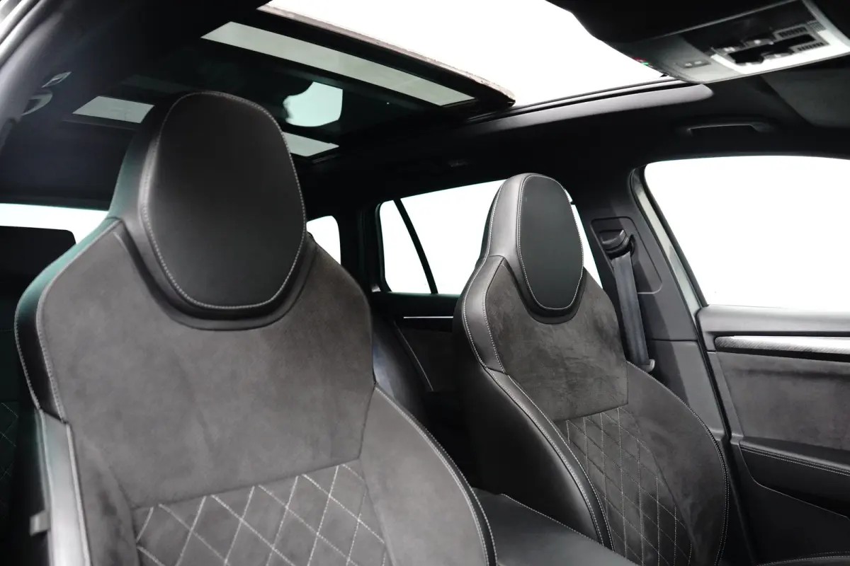 1.4 TSI iV Sportline Business l Elekt. Stoel incl Memory l Pano Dak l Camera l Elektr. Klep l Stoel Stuurverwarming l Matrix LED l
