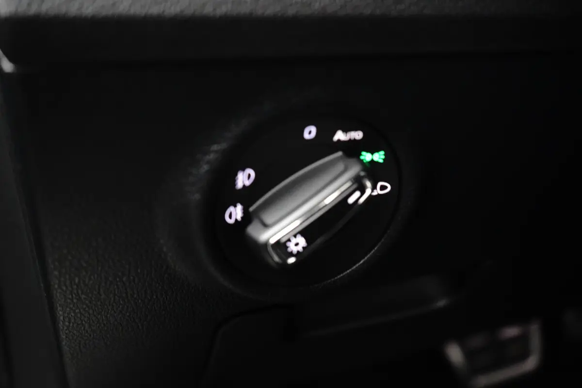 1.4 TSI iV Sportline Business l Elekt. Stoel incl Memory l Pano Dak l Camera l Elektr. Klep l Stoel Stuurverwarming l Matrix LED l