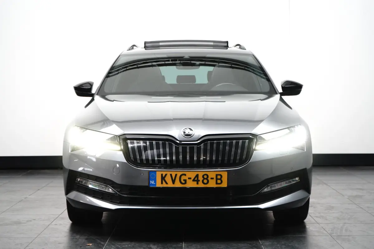 1.4 TSI iV Sportline Business l Elekt. Stoel incl Memory l Pano Dak l Camera l Elektr. Klep l Stoel Stuurverwarming l Matrix LED l
