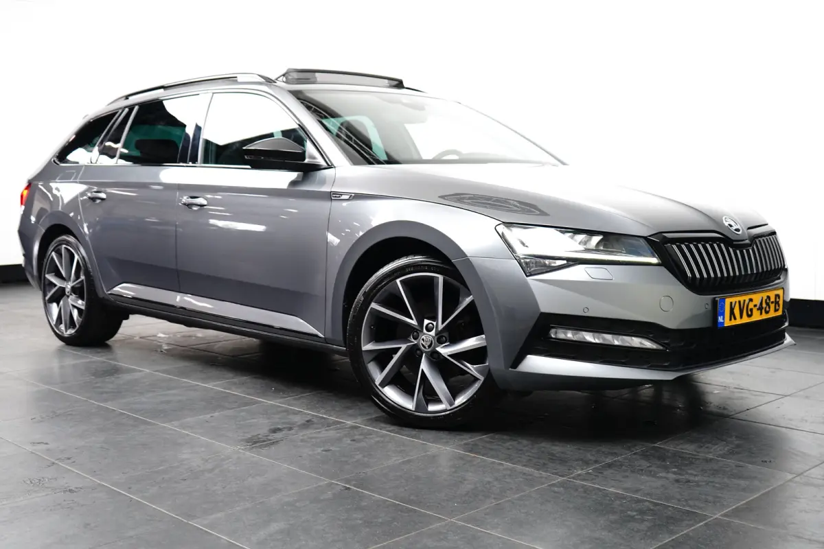 1.4 TSI iV Sportline Business l Elekt. Stoel incl Memory l Pano Dak l Camera l Elektr. Klep l Stoel Stuurverwarming l Matrix LED l