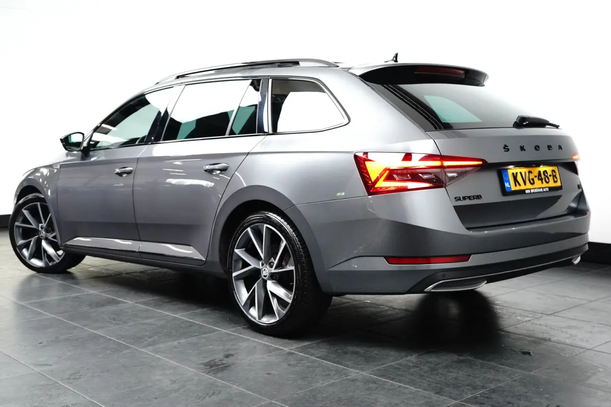 1.4 TSI iV Sportline Business l Elekt. Stoel incl Memory l Pano Dak l Camera l Elektr. Klep l Stoel Stuurverwarming l Matrix LED l