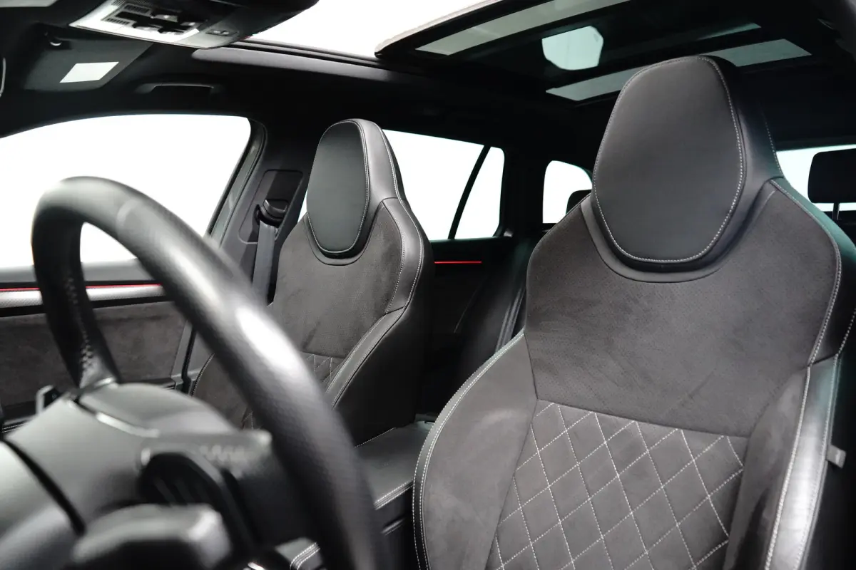 1.4 TSI iV Sportline Business l Elekt. Stoel incl Memory l Pano Dak l Camera l Elektr. Klep l Stoel Stuurverwarming l Matrix LED l