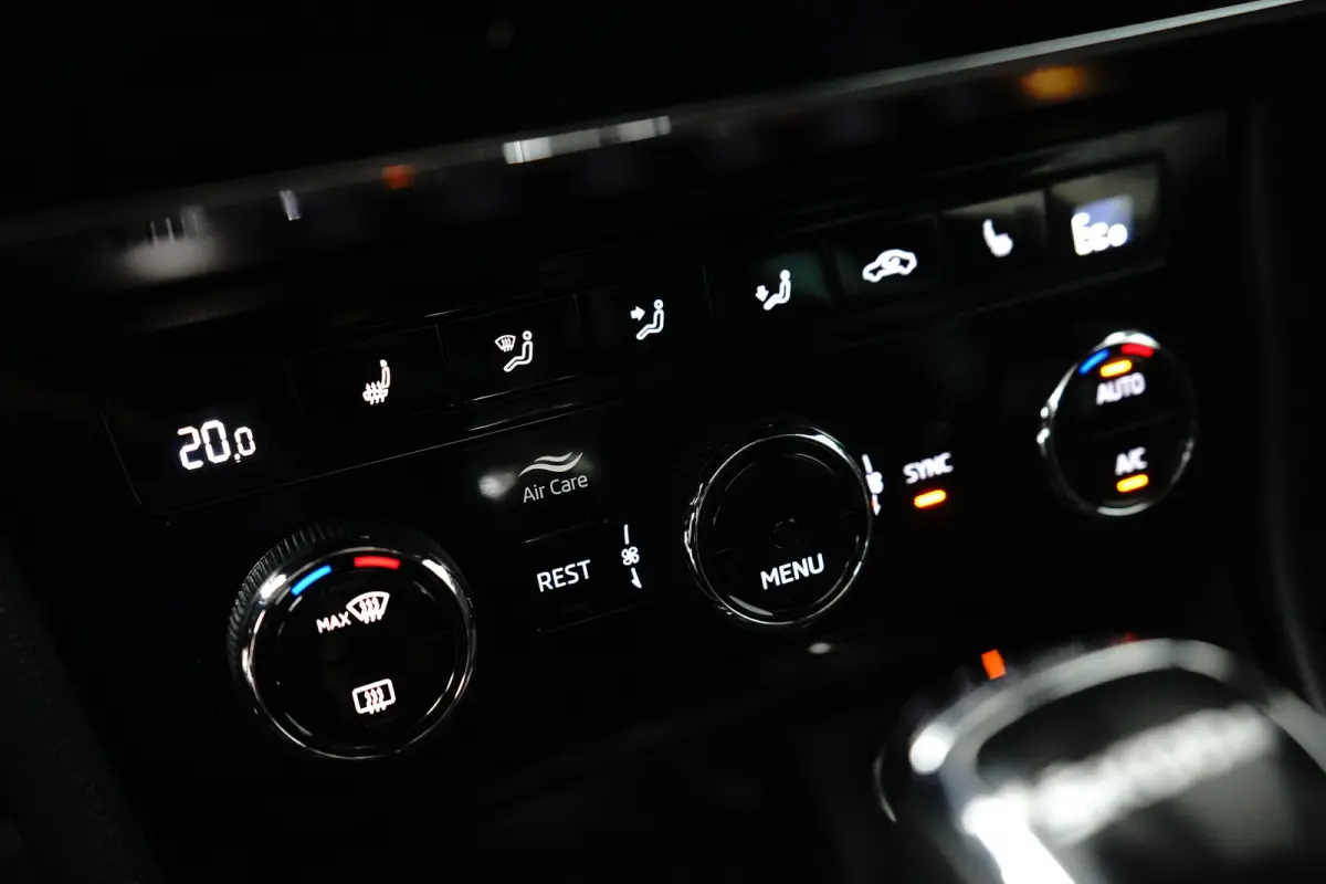 1.4 TSI iV Sportline Business l Elekt. Stoel incl Memory l Pano Dak l Camera l Elektr. Klep l Stoel Stuurverwarming l Matrix LED l